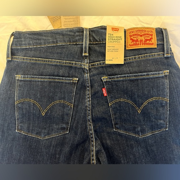 **SOLD** Levi’s 724 Jeans - Picture 5 of 5